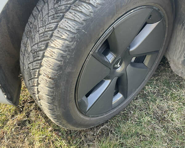 Белый Тесла Модель 3, объемом двигателя 0 л и пробегом 91 тыс. км за 17100 $, фото 10 на Automoto.ua