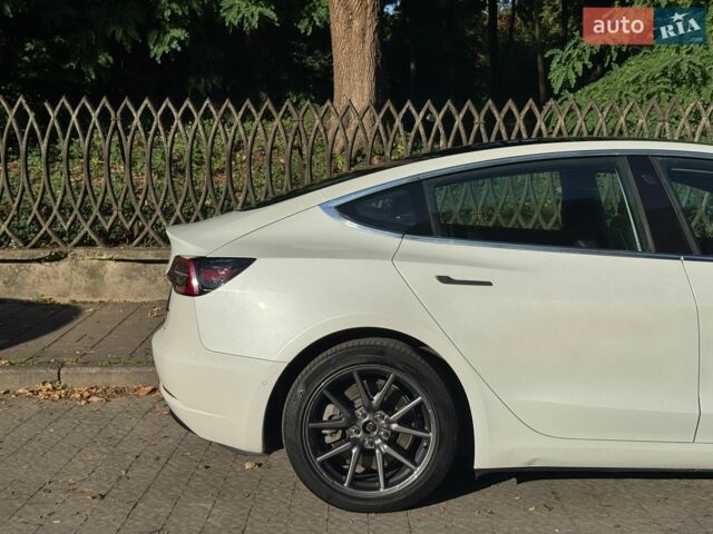 Белый Тесла Модель 3, объемом двигателя 0 л и пробегом 152 тыс. км за 17500 $, фото 38 на Automoto.ua