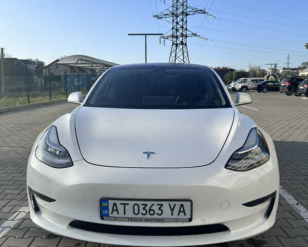 Белый Тесла Модель 3, объемом двигателя 0 л и пробегом 67 тыс. км за 23950 $, фото 3 на Automoto.ua
