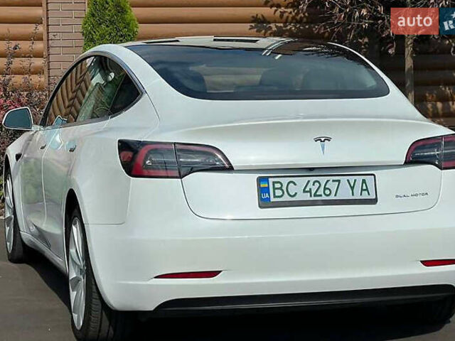 Белый Тесла Модель 3, объемом двигателя 0 л и пробегом 135 тыс. км за 17200 $, фото 4 на Automoto.ua