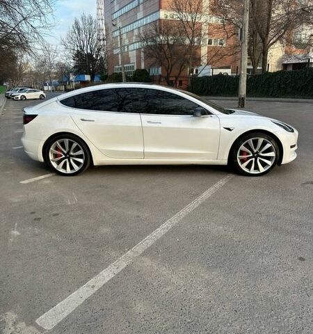 Білий Тесла Модель 3, об'ємом двигуна 0 л та пробігом 158 тис. км за 20000 $, фото 3 на Automoto.ua