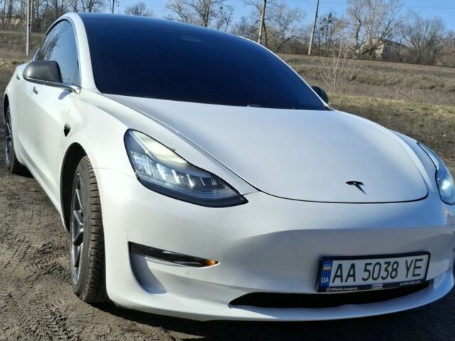 Белый Тесла Модель 3, объемом двигателя 0 л и пробегом 194 тыс. км за 18000 $, фото 1 на Automoto.ua
