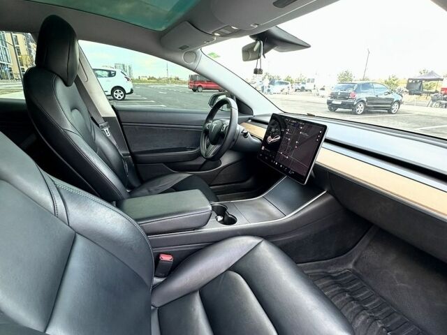 Белый Тесла Модель 3, объемом двигателя 0 л и пробегом 96 тыс. км за 15900 $, фото 11 на Automoto.ua