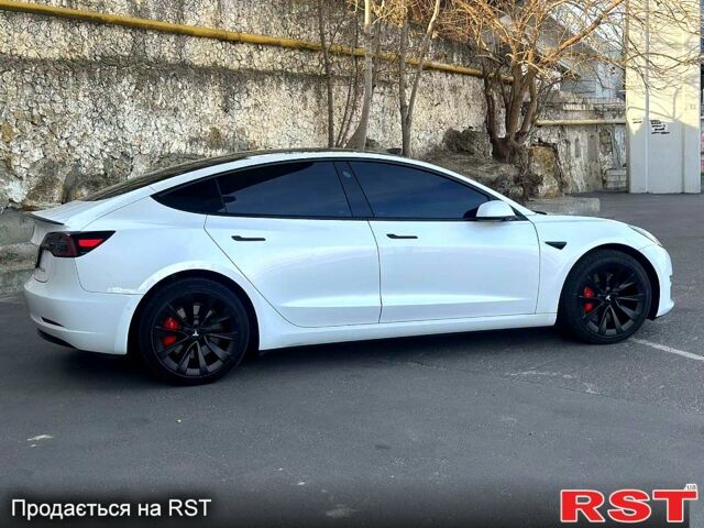 Білий Тесла Модель 3, об'ємом двигуна 0.28 л та пробігом 139 тис. км за 18600 $, фото 4 на Automoto.ua