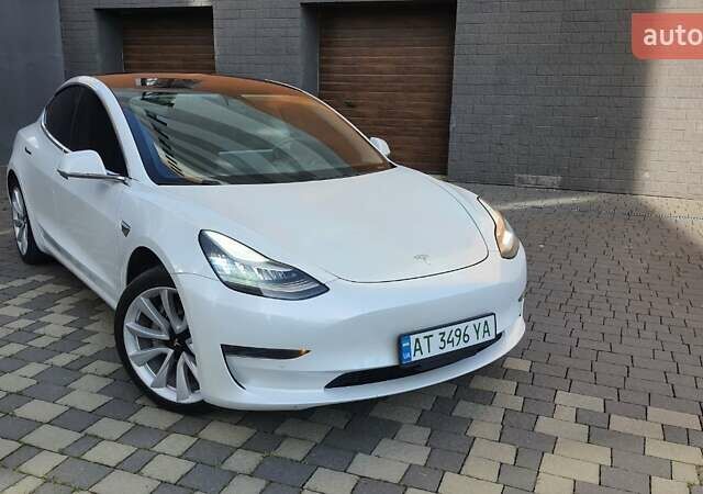 Белый Тесла Модель 3, объемом двигателя 0 л и пробегом 74 тыс. км за 17400 $, фото 6 на Automoto.ua