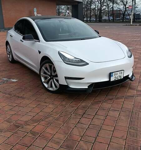 Белый Тесла Модель 3, объемом двигателя 0 л и пробегом 143 тыс. км за 16000 $, фото 3 на Automoto.ua