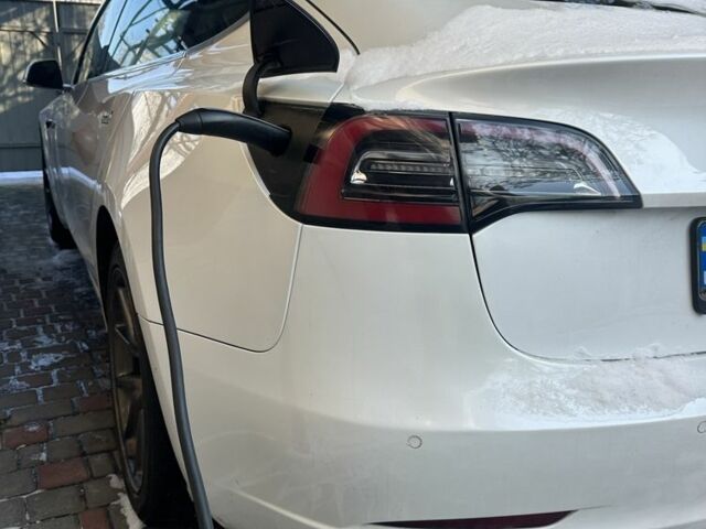 Белый Тесла Модель 3, объемом двигателя 0 л и пробегом 95 тыс. км за 14999 $, фото 7 на Automoto.ua