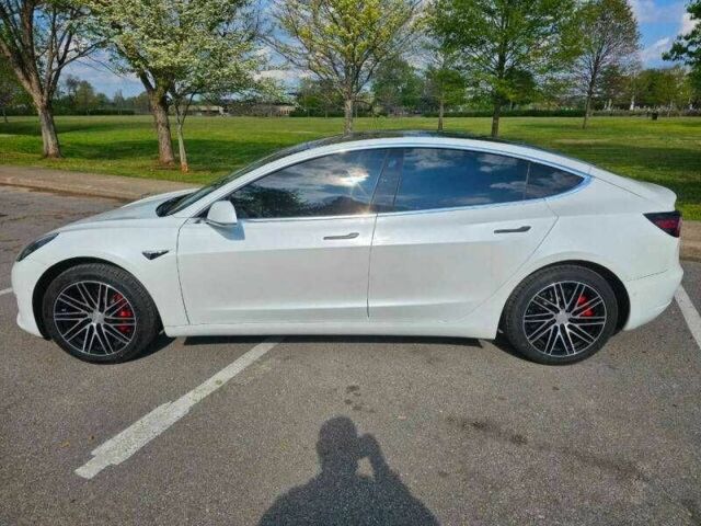 Білий Тесла Модель 3, об'ємом двигуна 0 л та пробігом 87 тис. км за 4900 $, фото 1 на Automoto.ua