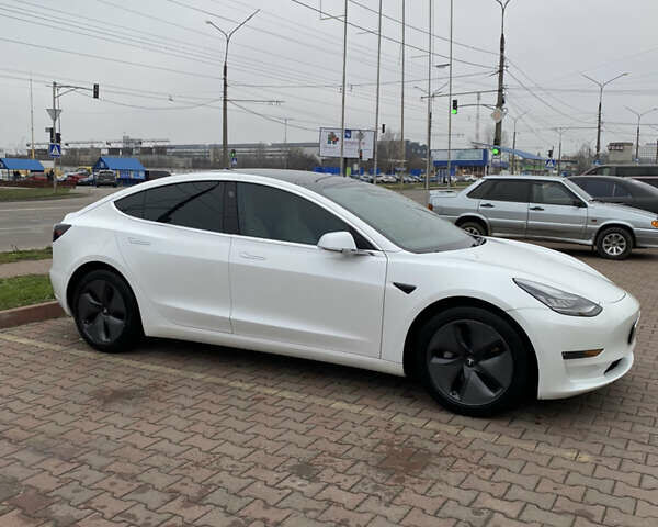 Белый Тесла Модель 3, объемом двигателя 0 л и пробегом 110 тыс. км за 17600 $, фото 15 на Automoto.ua