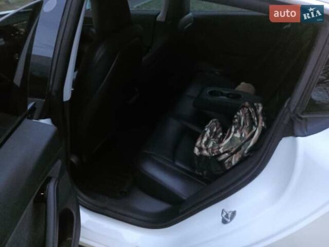 Білий Тесла Модель 3, об'ємом двигуна 0 л та пробігом 184 тис. км за 21100 $, фото 11 на Automoto.ua