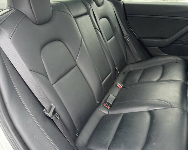 Белый Тесла Модель 3, объемом двигателя 0 л и пробегом 197 тыс. км за 18000 $, фото 13 на Automoto.ua