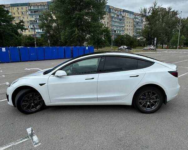 Белый Тесла Модель 3, объемом двигателя 0 л и пробегом 83 тыс. км за 19200 $, фото 5 на Automoto.ua