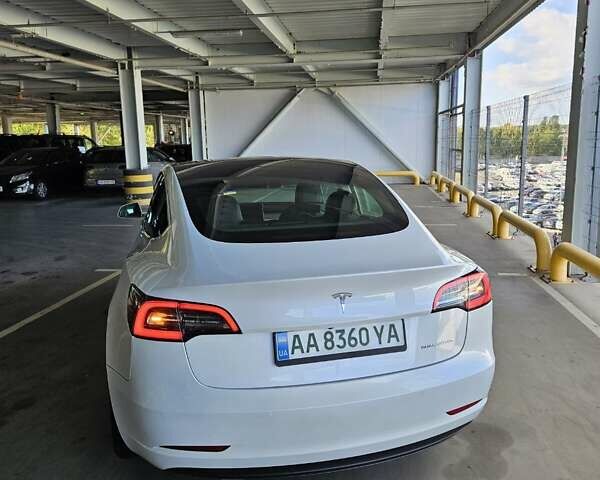 Белый Тесла Модель 3, объемом двигателя 0 л и пробегом 130 тыс. км за 23999 $, фото 7 на Automoto.ua