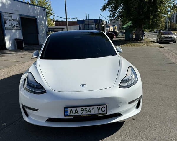 Белый Тесла Модель 3, объемом двигателя 0 л и пробегом 13 тыс. км за 18700 $, фото 12 на Automoto.ua
