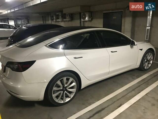 Белый Тесла Модель 3, объемом двигателя 0 л и пробегом 37 тыс. км за 19390 $, фото 1 на Automoto.ua