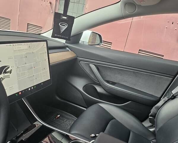Белый Тесла Модель 3, объемом двигателя 0 л и пробегом 126 тыс. км за 19999 $, фото 13 на Automoto.ua