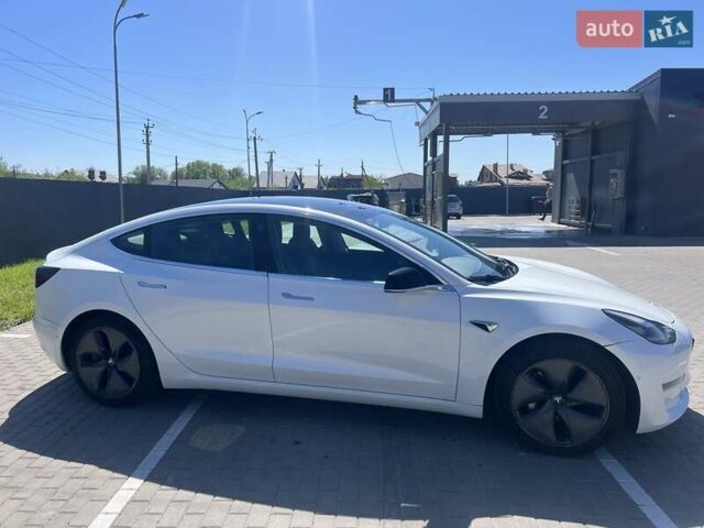 Белый Тесла Модель 3, объемом двигателя 0 л и пробегом 106 тыс. км за 17900 $, фото 3 на Automoto.ua
