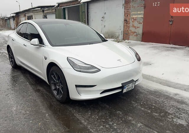 Белый Тесла Модель 3, объемом двигателя 0 л и пробегом 96 тыс. км за 25200 $, фото 2 на Automoto.ua