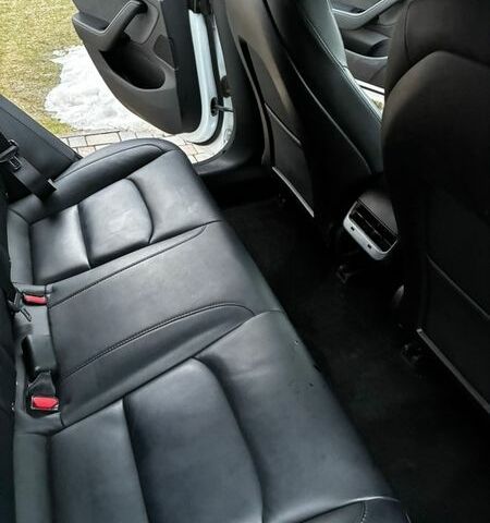 Белый Тесла Модель 3, объемом двигателя 0 л и пробегом 74 тыс. км за 16000 $, фото 12 на Automoto.ua