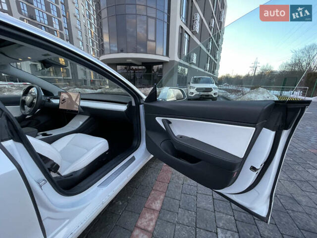 Білий Тесла Модель 3, об'ємом двигуна 0 л та пробігом 24 тис. км за 20500 $, фото 13 на Automoto.ua