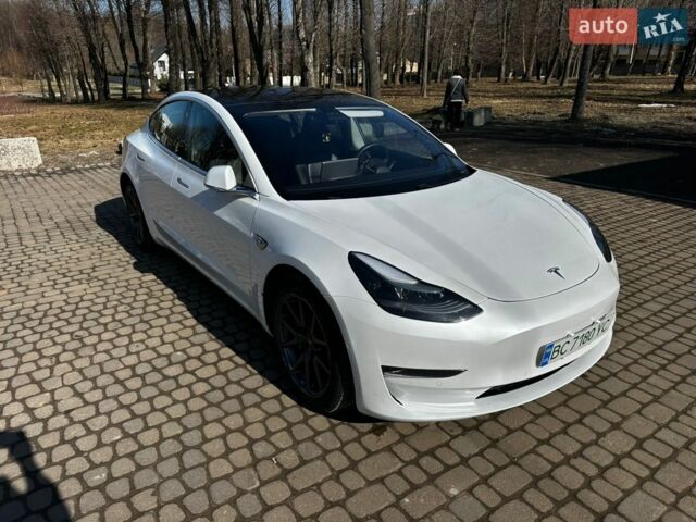 Белый Тесла Модель 3, объемом двигателя 0 л и пробегом 116 тыс. км за 16500 $, фото 1 на Automoto.ua