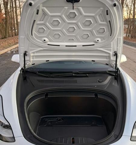 Белый Тесла Модель 3, объемом двигателя 0 л и пробегом 62 тыс. км за 22400 $, фото 26 на Automoto.ua