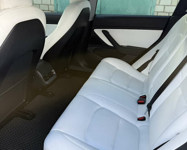 Белый Тесла Модель 3, объемом двигателя 0 л и пробегом 89 тыс. км за 16999 $, фото 13 на Automoto.ua