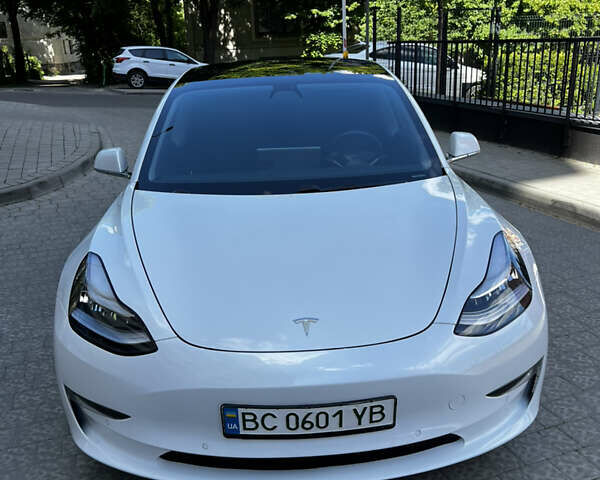 Белый Тесла Модель 3, объемом двигателя 0 л и пробегом 71 тыс. км за 22700 $, фото 3 на Automoto.ua