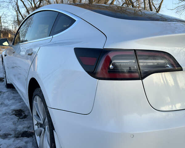 Белый Тесла Модель 3, объемом двигателя 0 л и пробегом 95 тыс. км за 15000 $, фото 10 на Automoto.ua