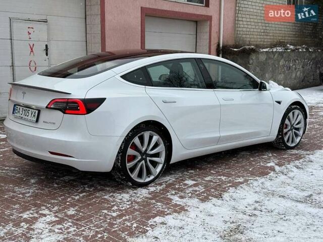 Белый Тесла Модель 3, объемом двигателя 0 л и пробегом 100 тыс. км за 22500 $, фото 7 на Automoto.ua