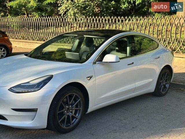 Белый Тесла Модель 3, объемом двигателя 0 л и пробегом 152 тыс. км за 17500 $, фото 9 на Automoto.ua
