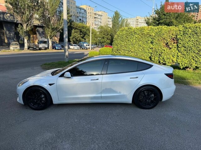 Белый Тесла Модель 3, объемом двигателя 0 л и пробегом 160 тыс. км за 18500 $, фото 7 на Automoto.ua