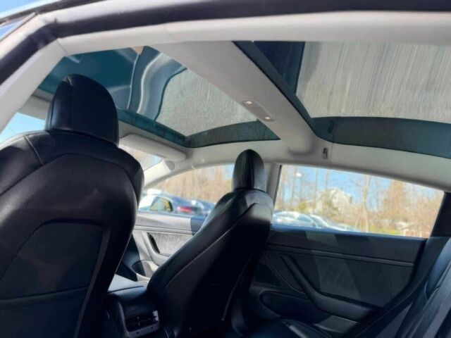 Білий Тесла Модель 3, об'ємом двигуна 0 л та пробігом 30 тис. км за 6900 $, фото 11 на Automoto.ua