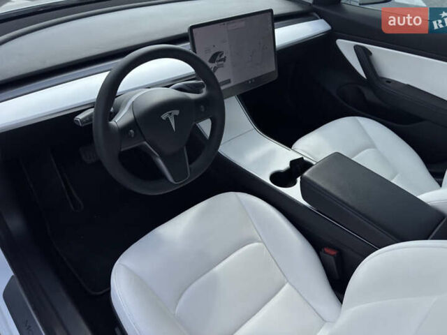 Белый Тесла Модель 3, объемом двигателя 0 л и пробегом 155 тыс. км за 18500 $, фото 15 на Automoto.ua