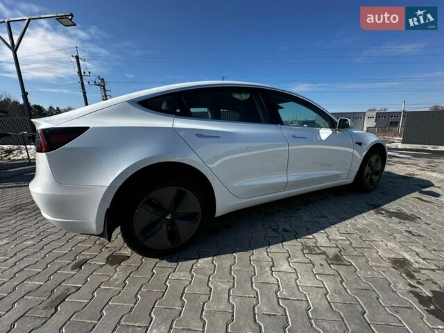Белый Тесла Модель 3, объемом двигателя 0 л и пробегом 52 тыс. км за 16900 $, фото 1 на Automoto.ua