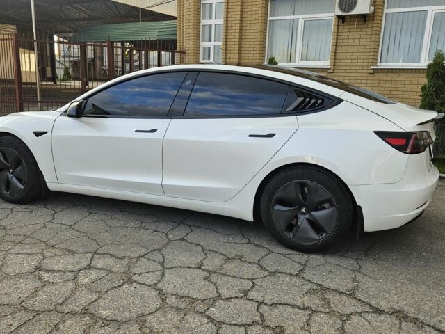 Білий Тесла Модель 3, об'ємом двигуна 0 л та пробігом 78 тис. км за 15300 $, фото 4 на Automoto.ua