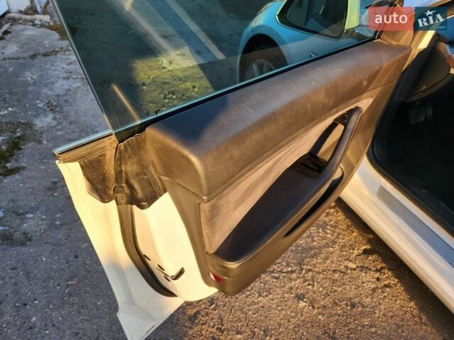 Белый Тесла Модель 3, объемом двигателя 0 л и пробегом 183 тыс. км за 15250 $, фото 28 на Automoto.ua