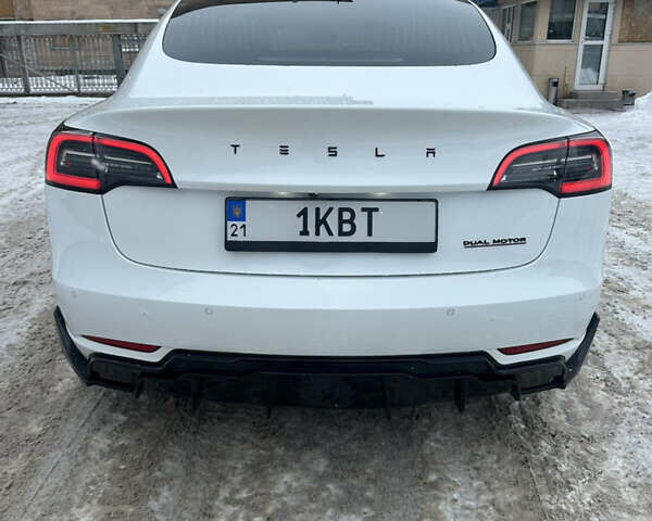 Білий Тесла Модель 3, об'ємом двигуна 0 л та пробігом 143 тис. км за 16300 $, фото 3 на Automoto.ua