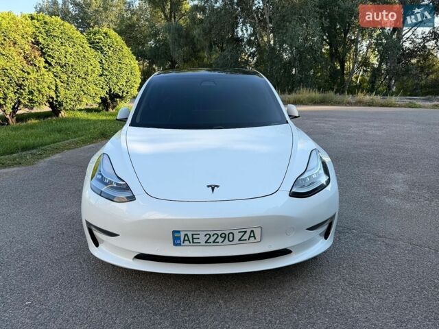 Белый Тесла Модель 3, объемом двигателя 0 л и пробегом 160 тыс. км за 18500 $, фото 22 на Automoto.ua