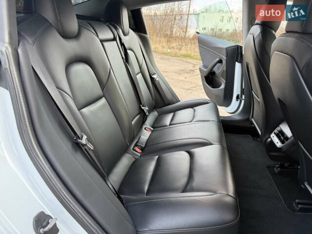 Белый Тесла Модель 3, объемом двигателя 0 л и пробегом 139 тыс. км за 17750 $, фото 31 на Automoto.ua