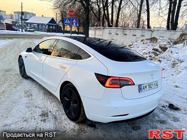 Белый Тесла Модель 3, объемом двигателя 0.2 л и пробегом 163 тыс. км за 13999 $, фото 3 на Automoto.ua