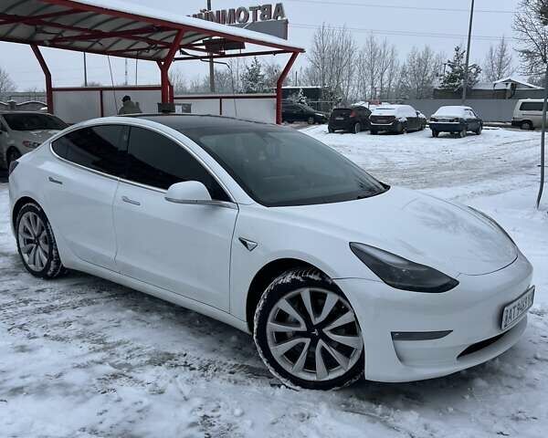 Белый Тесла Модель 3, объемом двигателя 0 л и пробегом 122 тыс. км за 19350 $, фото 3 на Automoto.ua