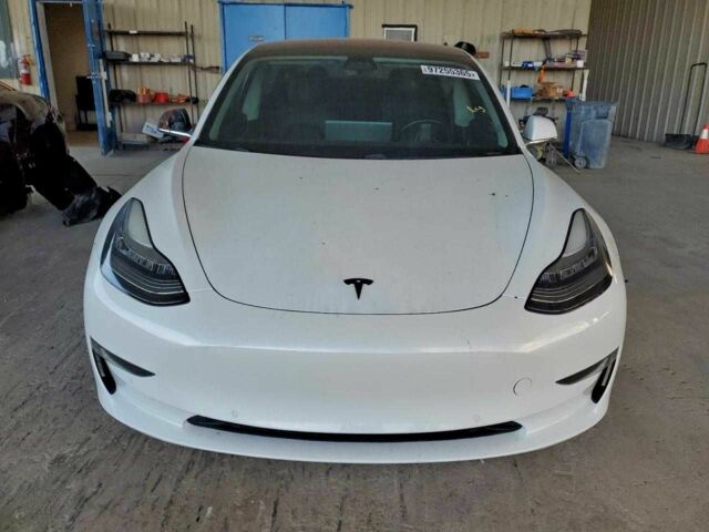 Белый Тесла Модель 3, объемом двигателя 0 л и пробегом 107 тыс. км за 3000 $, фото 4 на Automoto.ua