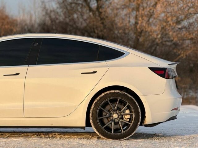 Білий Тесла Модель 3, об'ємом двигуна 0 л та пробігом 190 тис. км за 15950 $, фото 12 на Automoto.ua