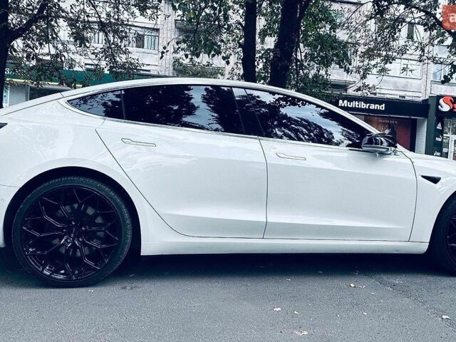 Белый Тесла Модель 3, объемом двигателя 0 л и пробегом 130 тыс. км за 17500 $, фото 9 на Automoto.ua