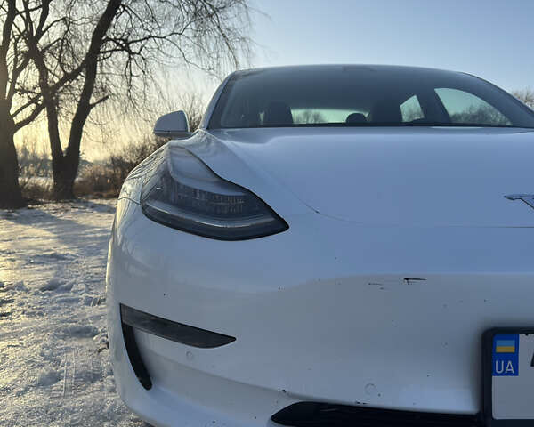 Белый Тесла Модель 3, объемом двигателя 0 л и пробегом 95 тыс. км за 15000 $, фото 6 на Automoto.ua
