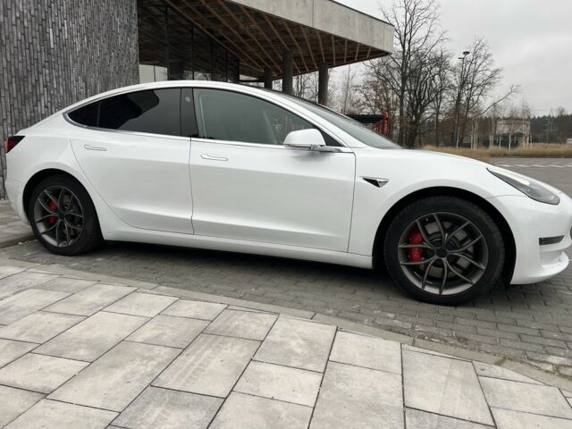 Білий Тесла Модель 3, об'ємом двигуна 0 л та пробігом 80 тис. км за 22800 $, фото 2 на Automoto.ua