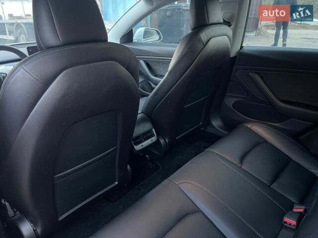 Белый Тесла Модель 3, объемом двигателя 0 л и пробегом 160 тыс. км за 11500 $, фото 17 на Automoto.ua