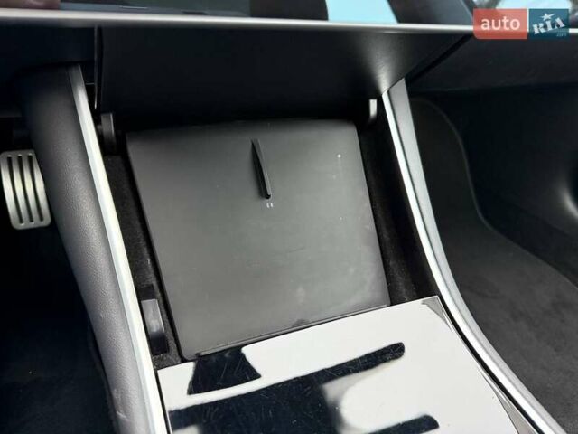 Белый Тесла Модель 3, объемом двигателя 0 л и пробегом 100 тыс. км за 22500 $, фото 14 на Automoto.ua