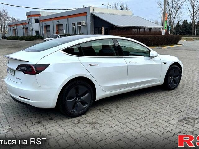 Белый Тесла Модель 3, объемом двигателя 0 л и пробегом 82 тыс. км за 18999 $, фото 2 на Automoto.ua